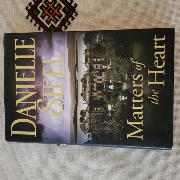 Danielle Steel lot of 4 hardcover books 📚 - Picture 5 of 7